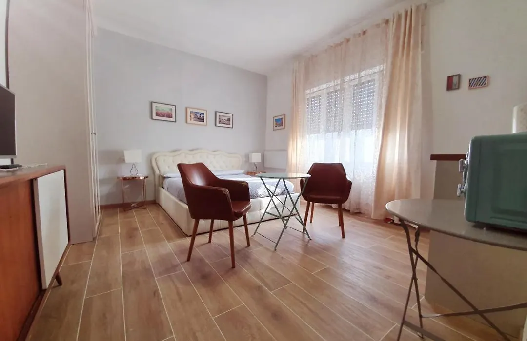 Angela'S Apartment-1