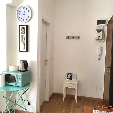 Angela'S Apartment-2